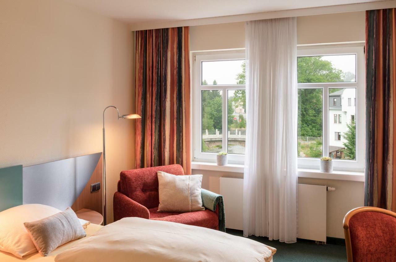 Neustädter Hof 4*