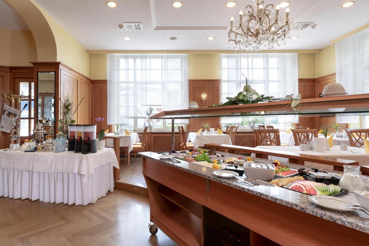 Neustädter Hof 4*
